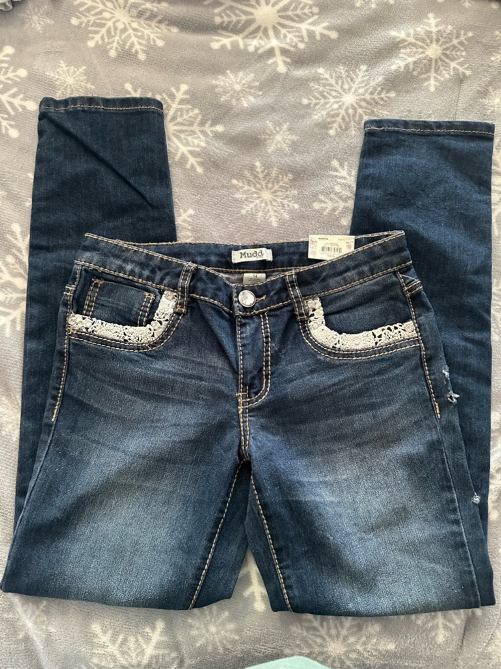 Vintage Y2K Mudd Women's NWT Dark Blue Jeans Embellished with White Lace Trim